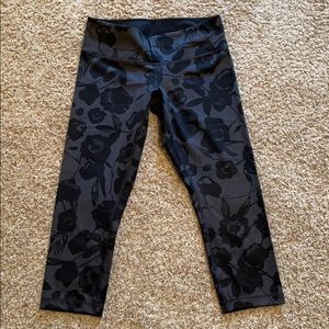 Lululemon flower capri leggings